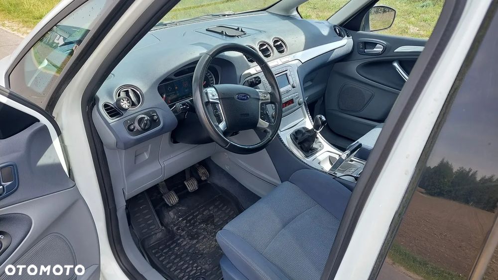 Ford S-Max - 8