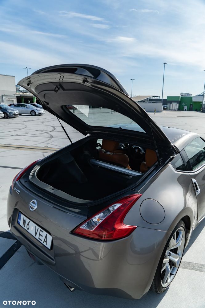 Nissan 370 Z - 17