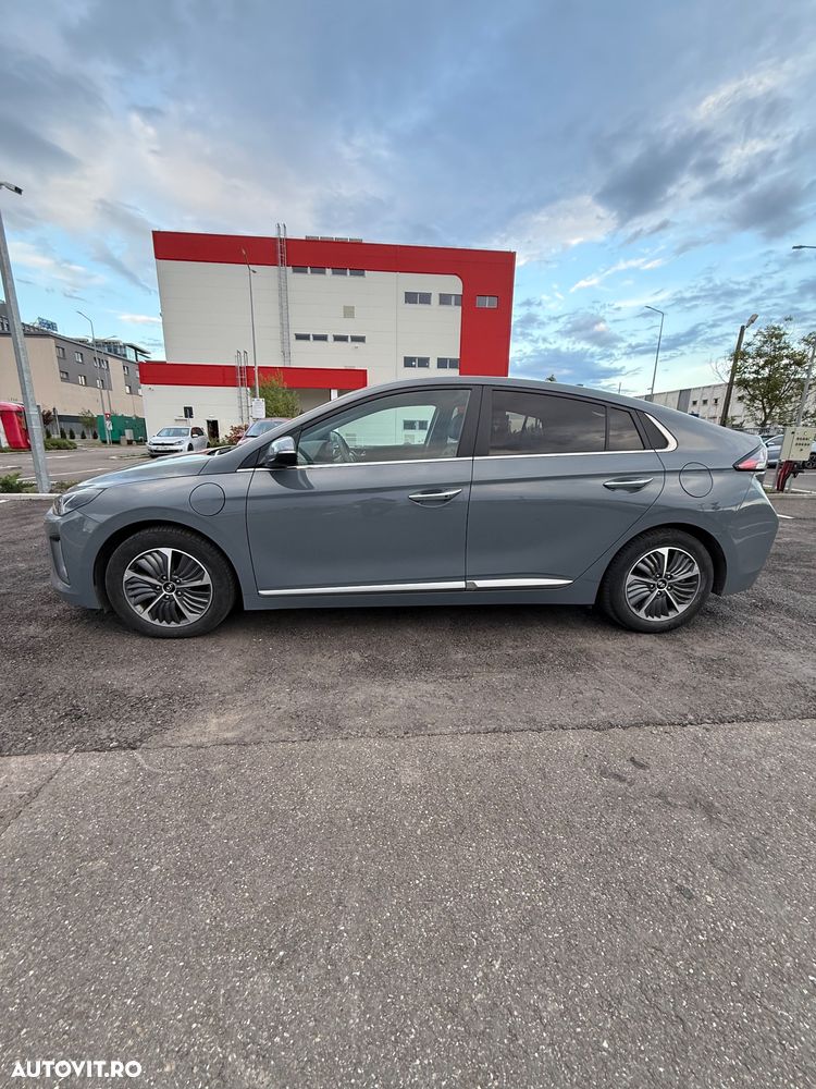Hyundai IONIQ - 1