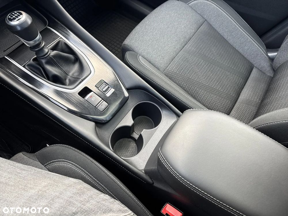 Nissan Qashqai 1.3 DIG-T N-Connecta EU6d - 16