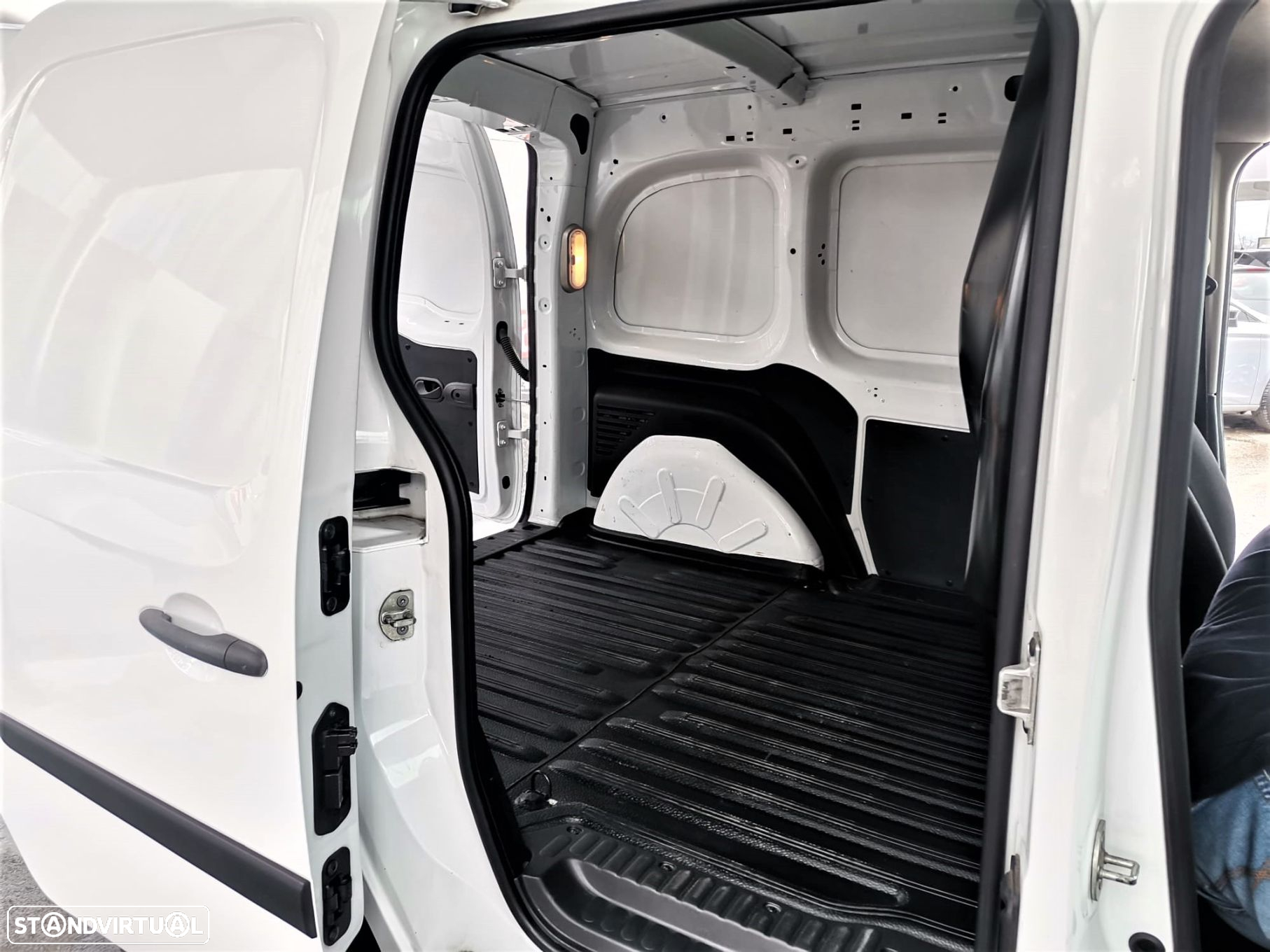 Renault Kangoo 1.5 dCi Business 3L S/S - 23
