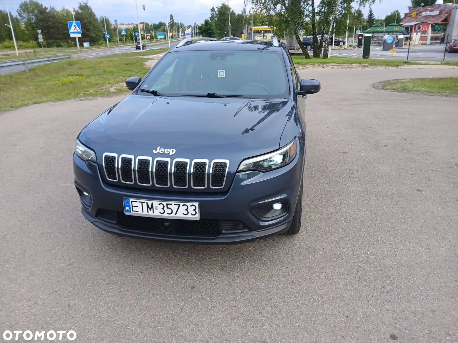 Jeep Cherokee - 1