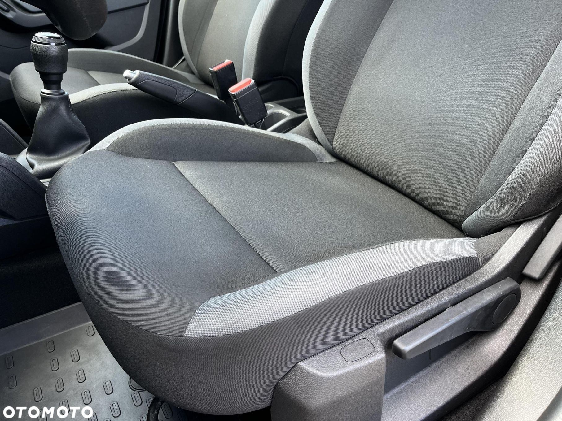 Dacia Duster 1.6 SCe Essential - 12