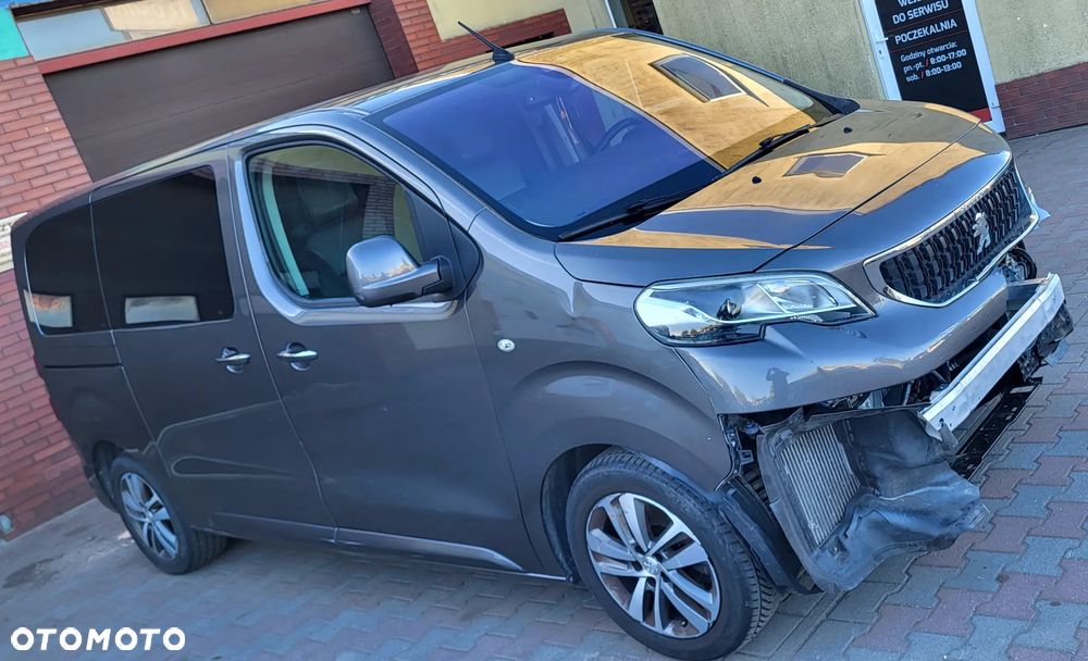 Peugeot Traveller - 1