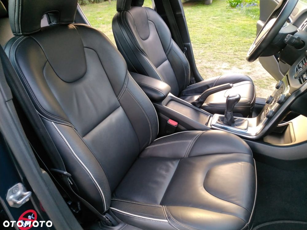 Volvo V40 D4 Summum - 14