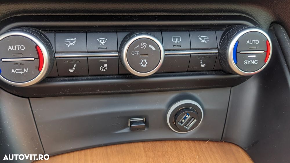 Alfa Romeo Stelvio 2.0 Turbo AWD AT8 First Edition - 6