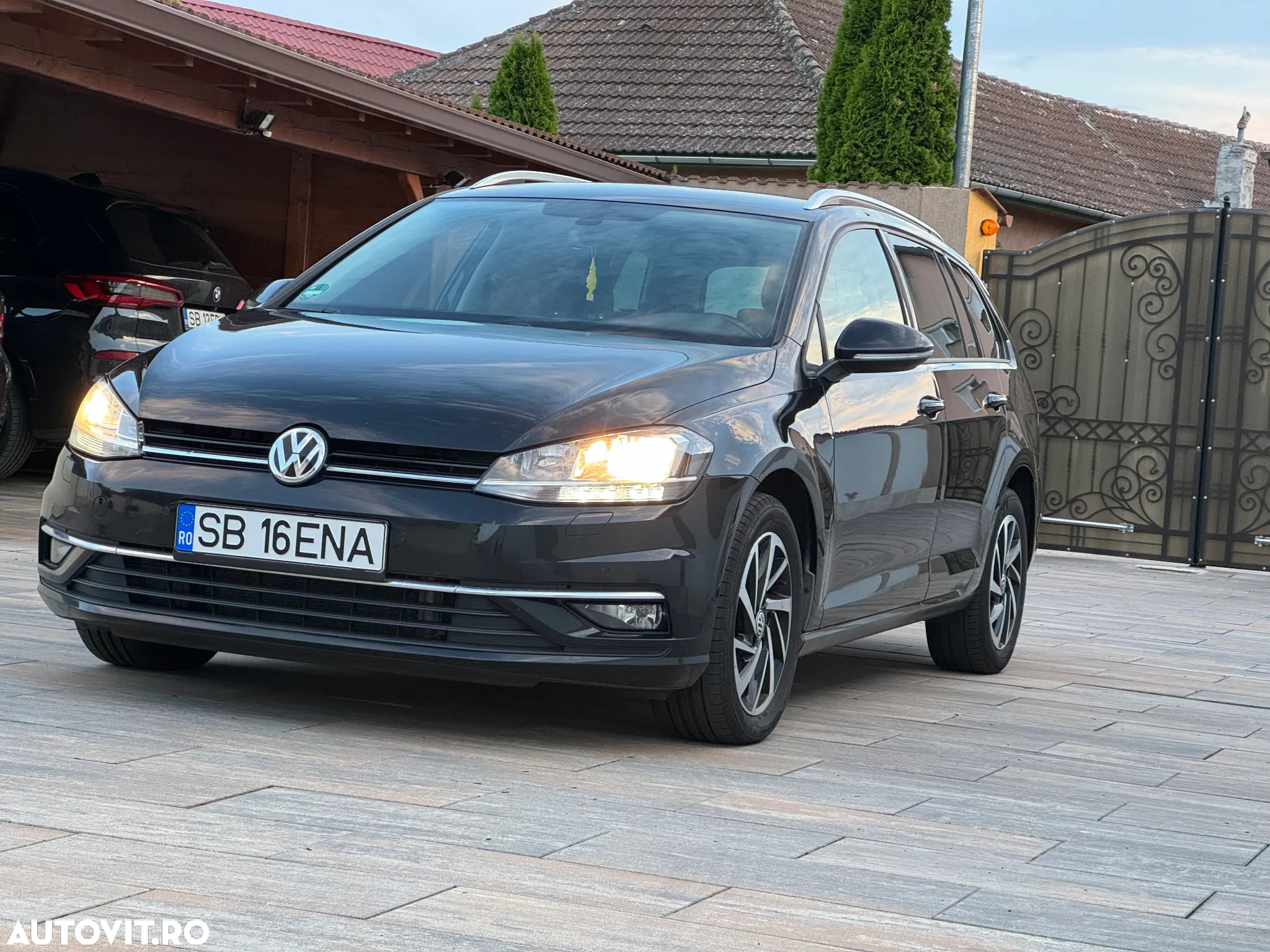 Volkswagen Golf 1.6 TDI SCR DSG Join - 36