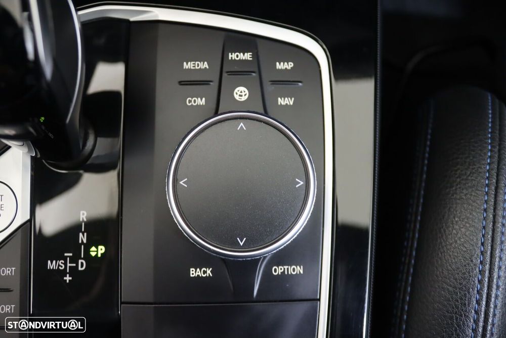 BMW 116 d Pack Desportivo M Auto - 18