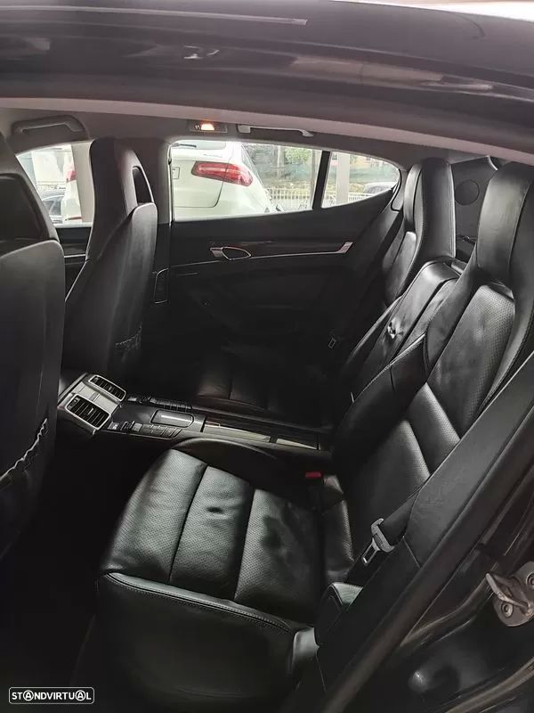 Porsche Panamera Platinum Edition - 6