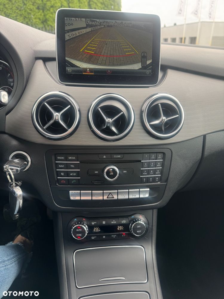 Mercedes-Benz Klasa B 220 4Matic 7G-DCT Edition - 14