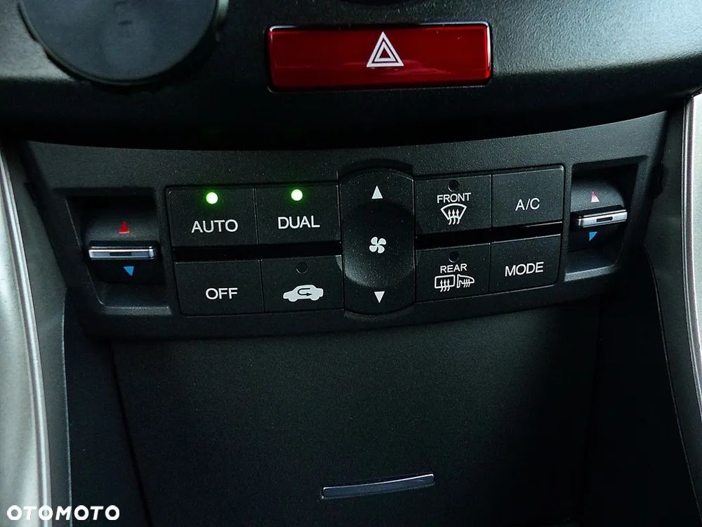 Honda Accord 2.0 Executive - 33