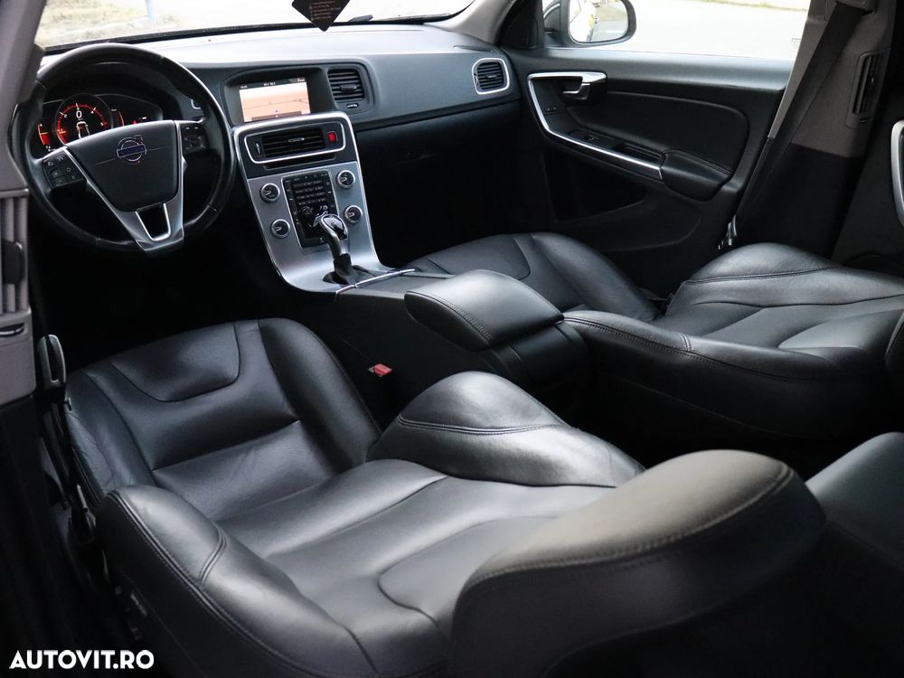 Volvo S60 D2 Geartronic Momentum - 28