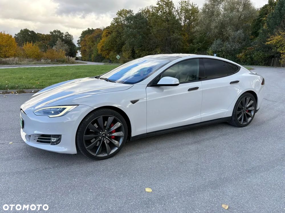 Tesla Model S D Performance - 1