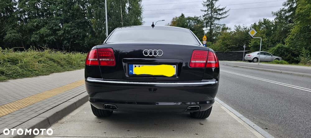 Audi A8 6.0 L Quattro - 8