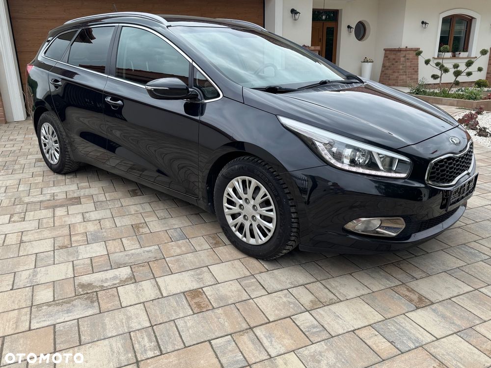 Kia Ceed 1.6 GDI Fifa World Cup Edition - 3