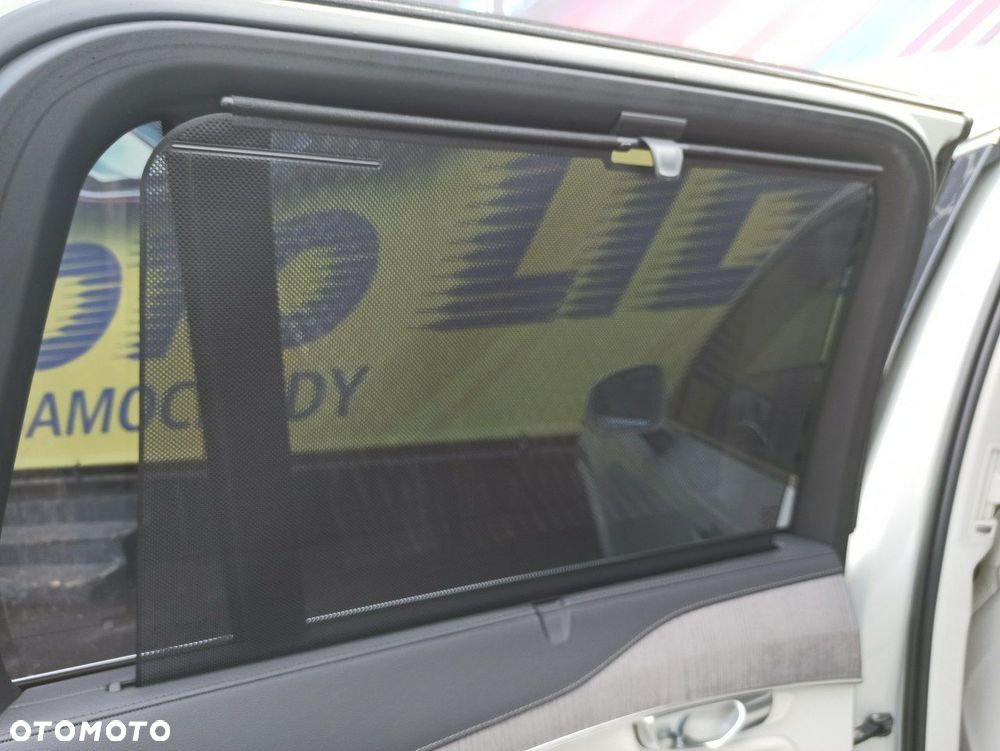 Volvo XC 90 - 9