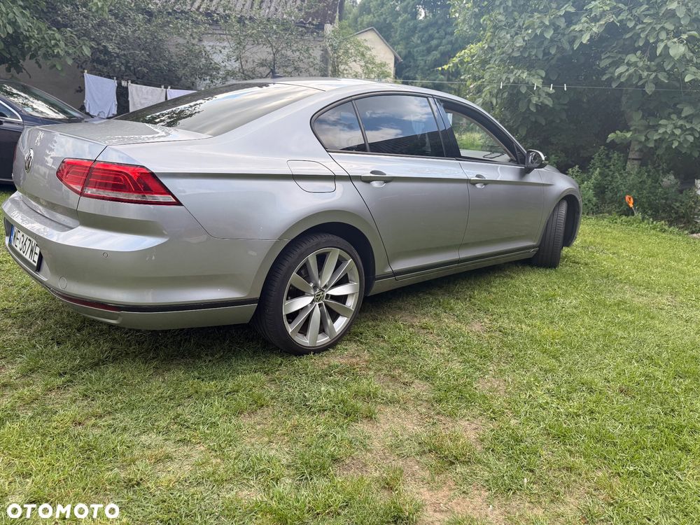 Volkswagen Passat 2.0 TDI SCR Trendline - 4