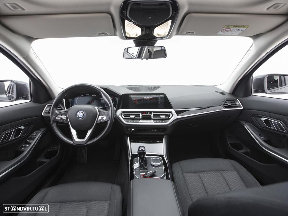 BMW 320 e Auto - 8