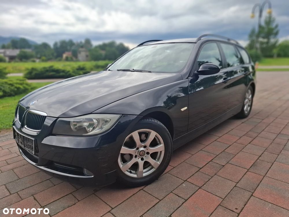 BMW Seria 3 318i - 1