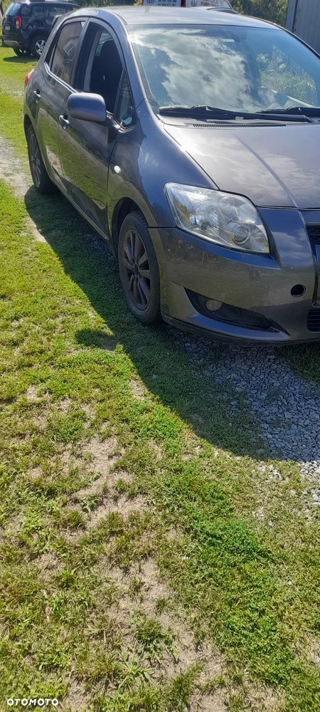 Toyota Auris - 2