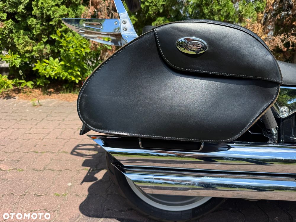 Suzuki Intruder - 13