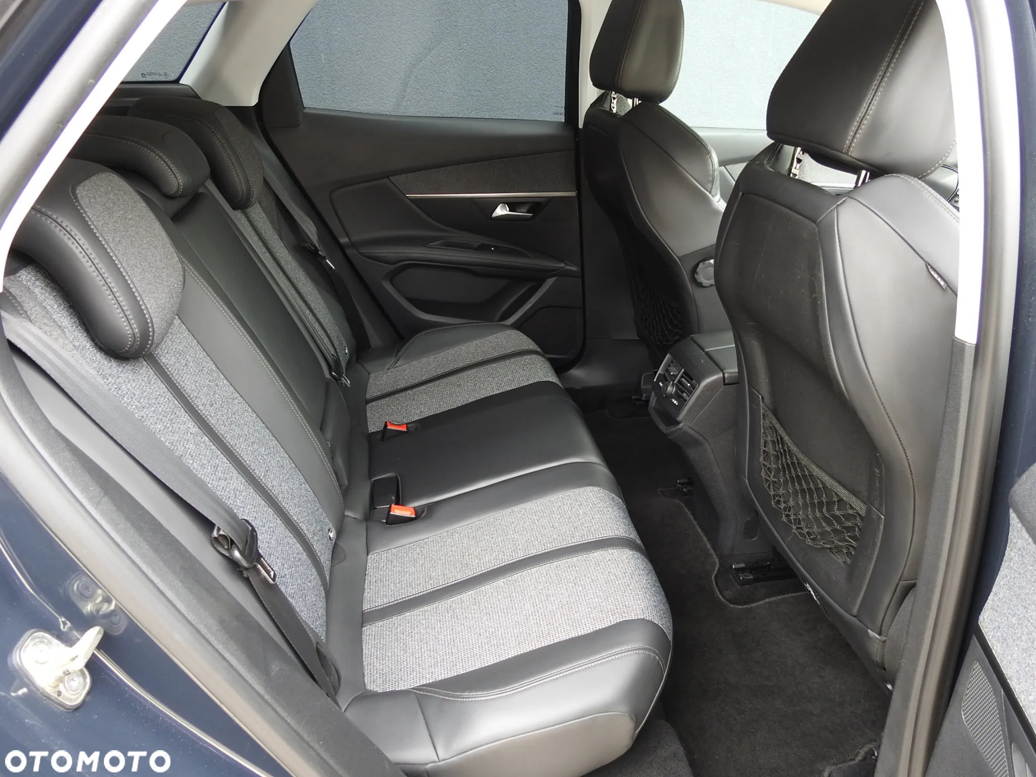 Peugeot 3008 1.6 BlueHDi Allure S&S - 14