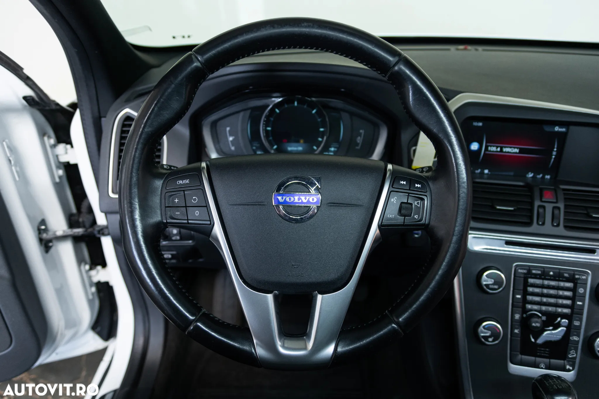 Volvo XC 60 D4 AWD Momentum - 8