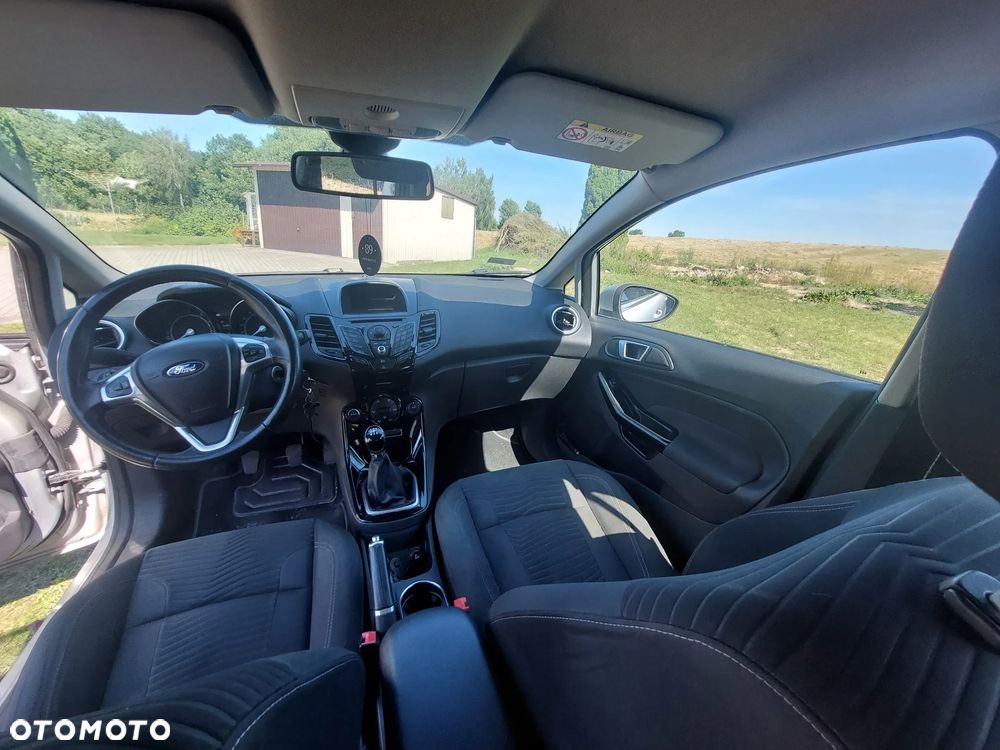 Ford Fiesta - 12