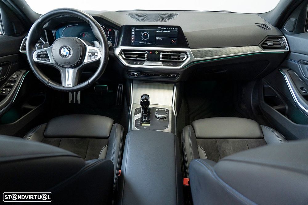 BMW 320 d Pack Desportivo M Auto - 26