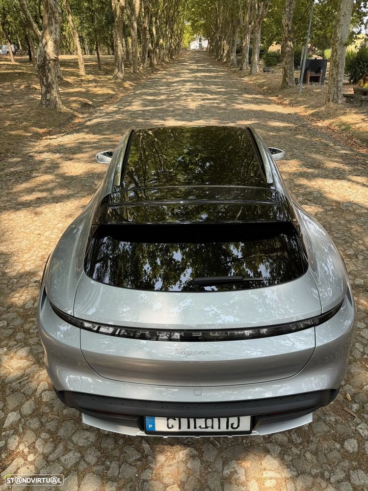 Porsche Taycan Cross Turismo 4 - 12