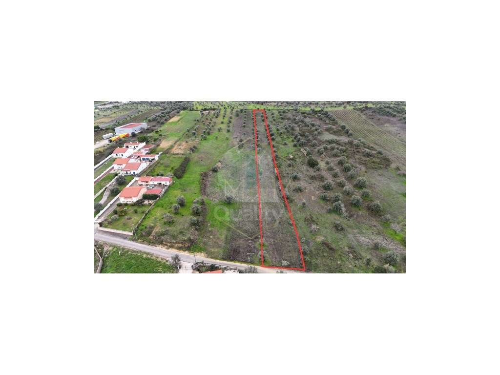 Terreno Rústico com Possibilidade de Construção - Achete - Grande imagem: 2/11