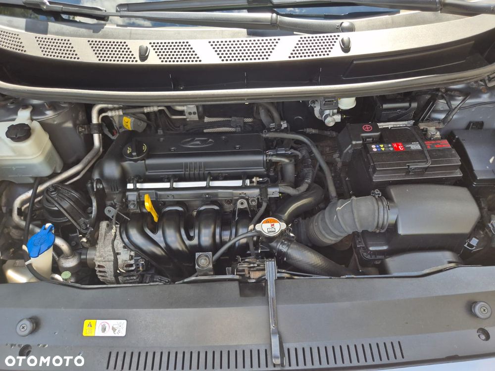 Hyundai ix20 1.4 blue Trend - 13