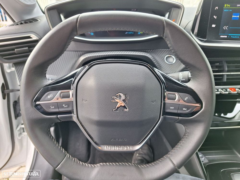 Peugeot e-208 - 14