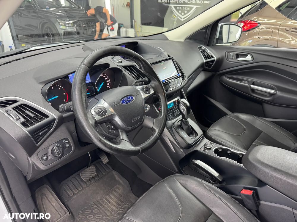 Ford Kuga 2.0 TDCi 4x4 Aut. Titanium - 24