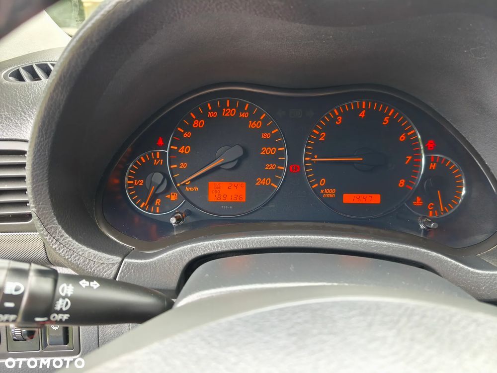 Toyota Avensis 2.0 VVT-i Sol - 5