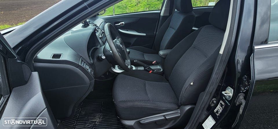 Toyota Corolla 1.4 D-4D Comfort - 3