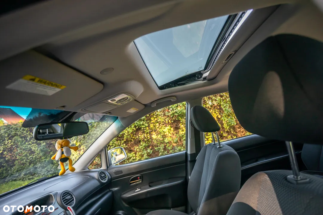 Kia Carens 1.6 CRDi Spirit - 27