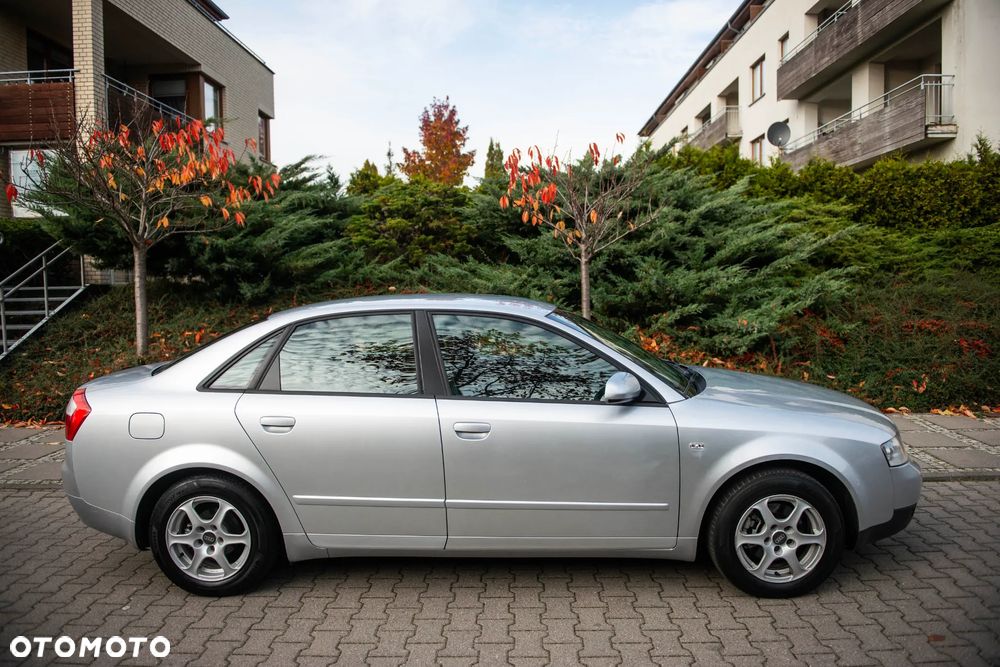 Audi A4 Limousine - 3