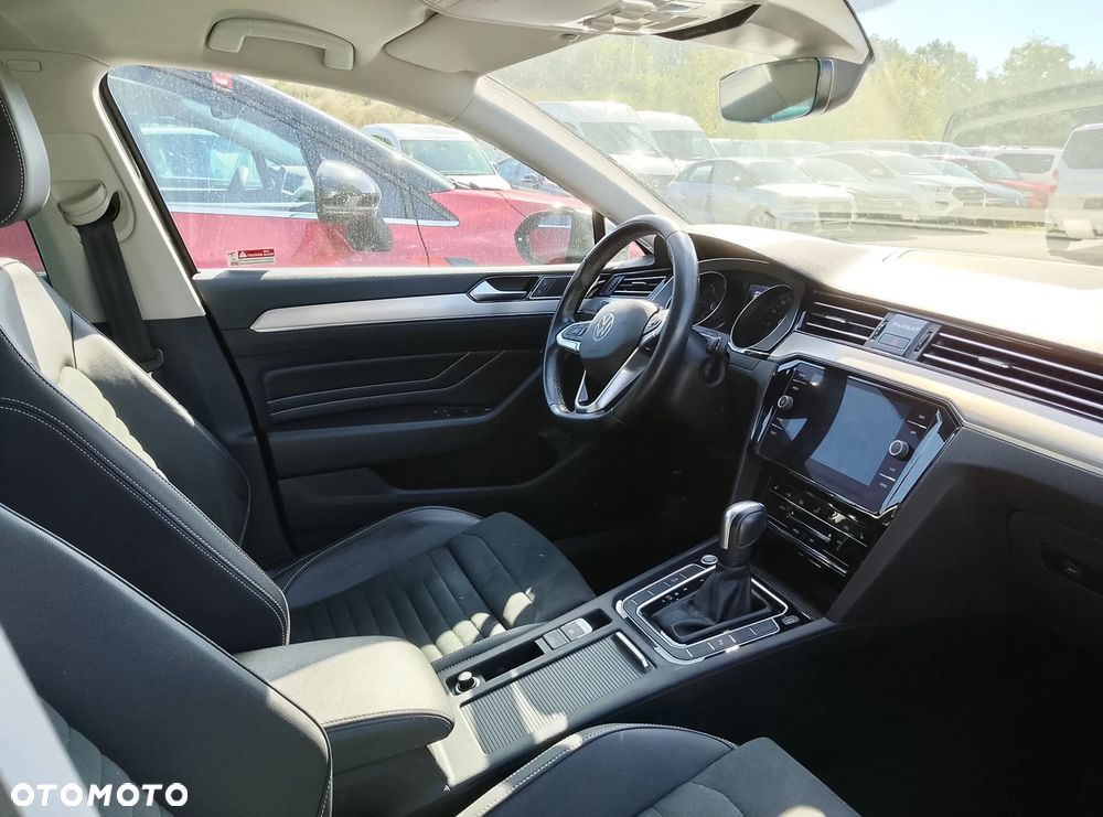 Volkswagen Passat - 15