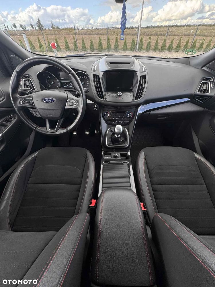 Ford Kuga 1.5 EcoBoost 2x4 ST-Line - 11