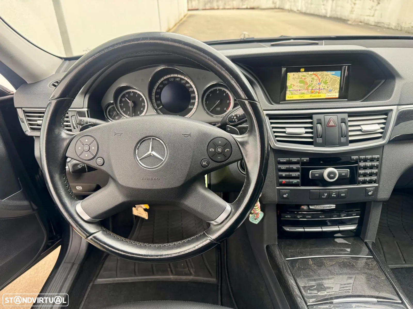 Mercedes-Benz E 220 BlueTEC Avantgarde Auto. - 14