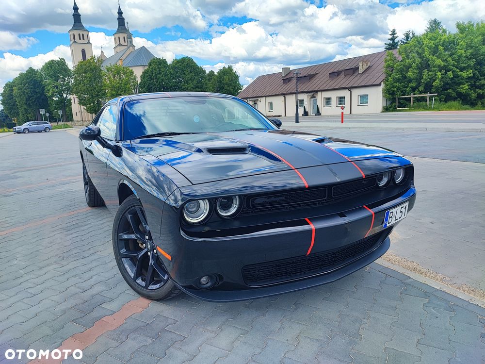 Dodge Challenger - 11