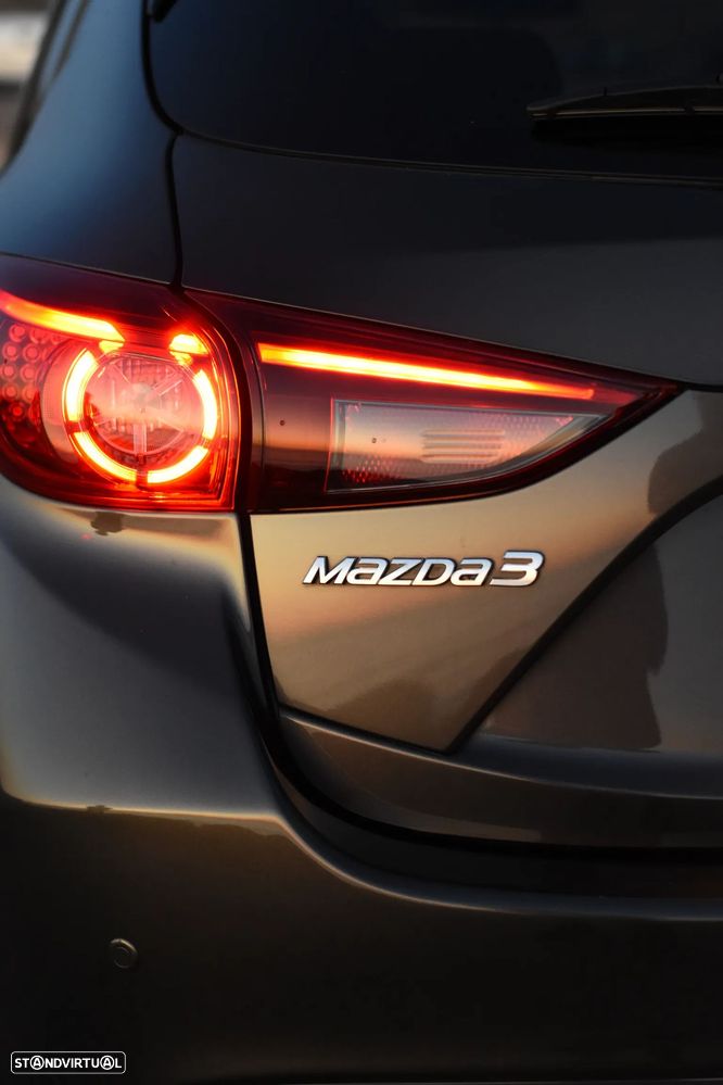 Mazda 3 Hatchback 1.5 Sky-G Evolve Navi - 33