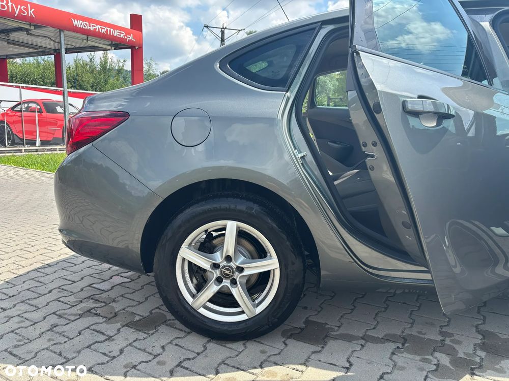Opel Astra 1.4 T EU6 - 6