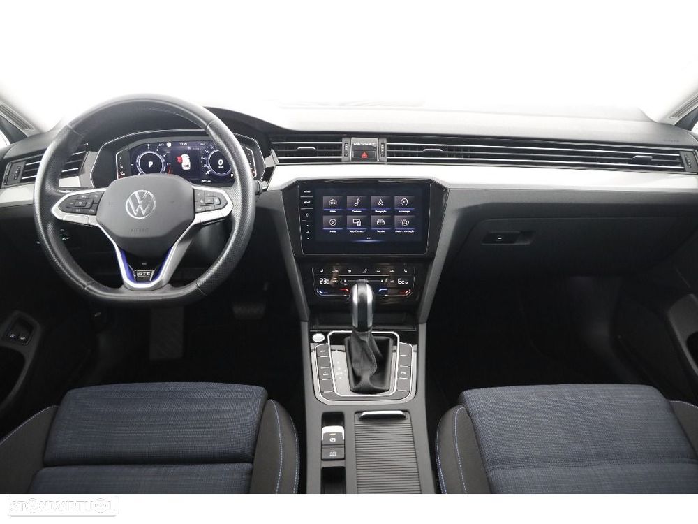 VW Passat Variant - 18