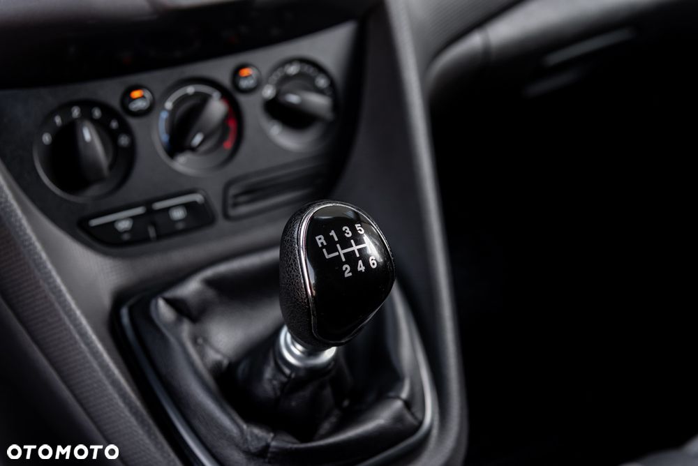 Ford Transit Connect - 32