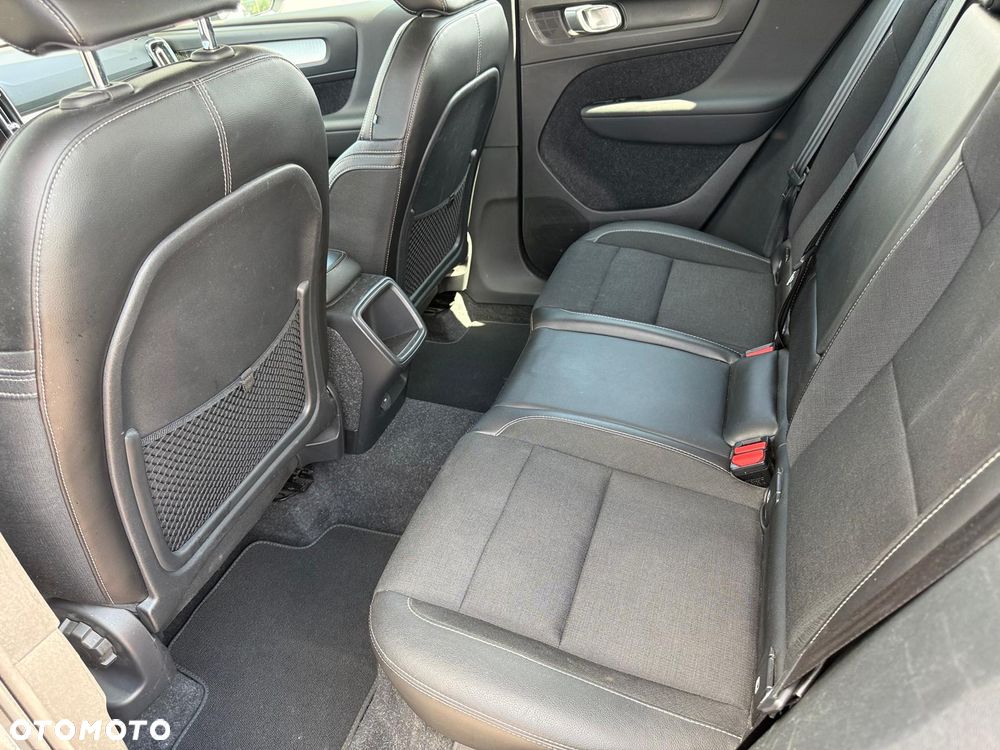 Volvo XC 40 D4 AWD Geartronic Momentum - 12