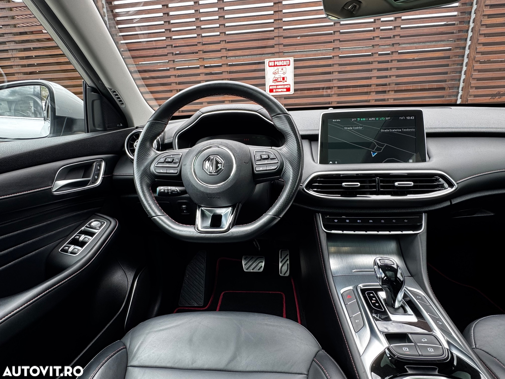 MG EHS 1.5T-GDI PHEV Luxury - 14