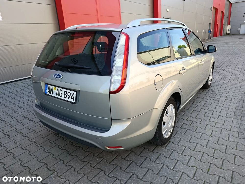 Ford Focus 1.6 16V Style+ - 39
