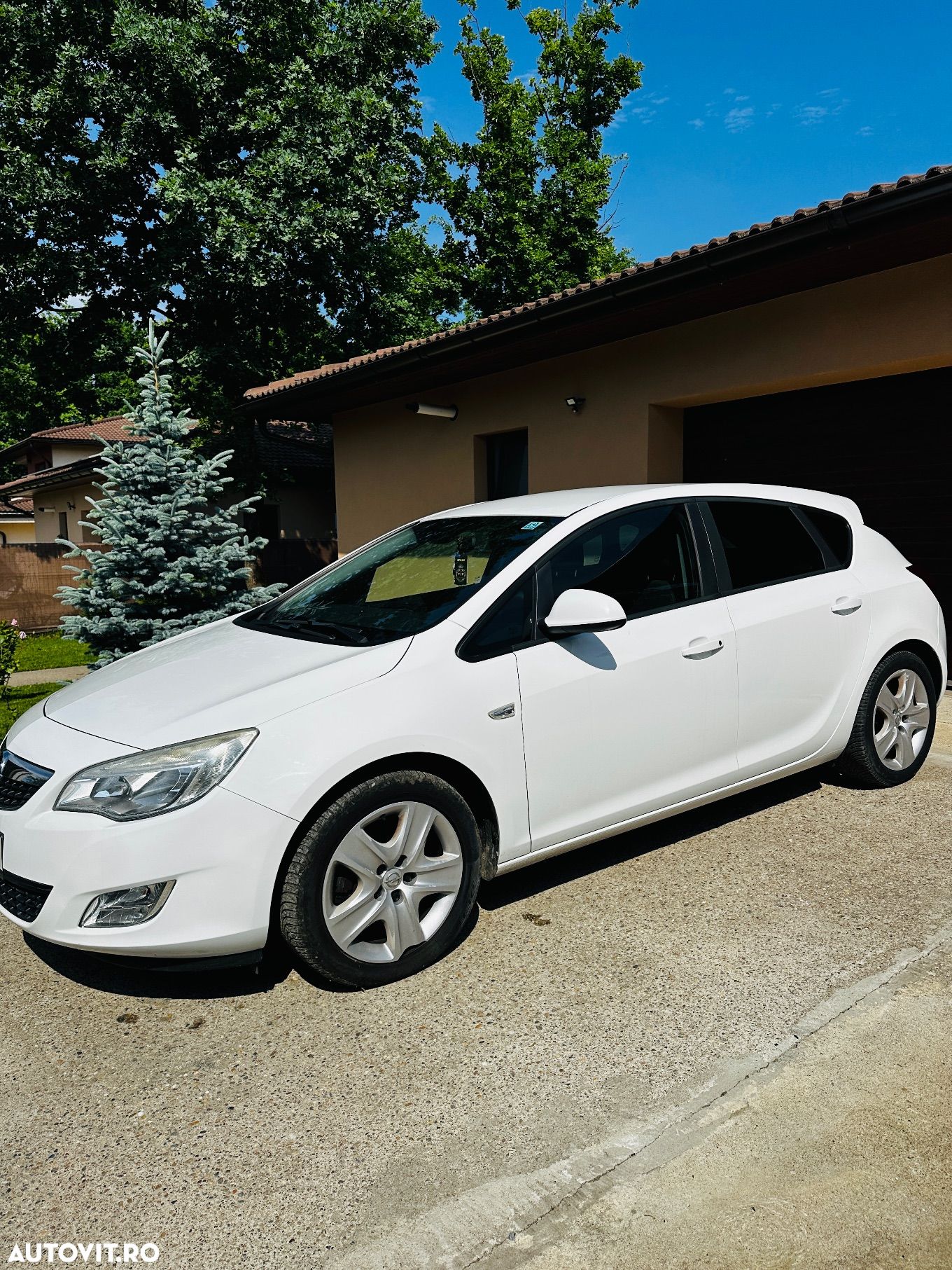 Opel Astra 1.7 CDTI Cosmo - 1
